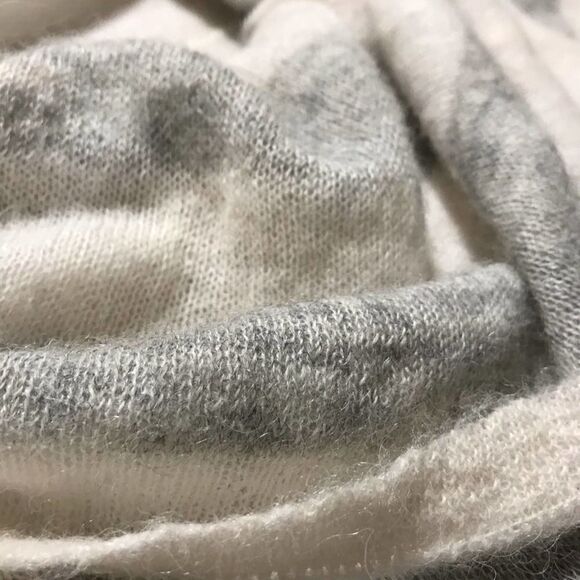 FREE PEOPLE Alpaca Sweater. Soft. Small. White and Grey. - Picture 4 of 9